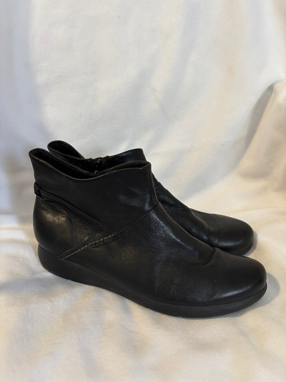 Clarks Black Leather Boots Booties Womens Size 11